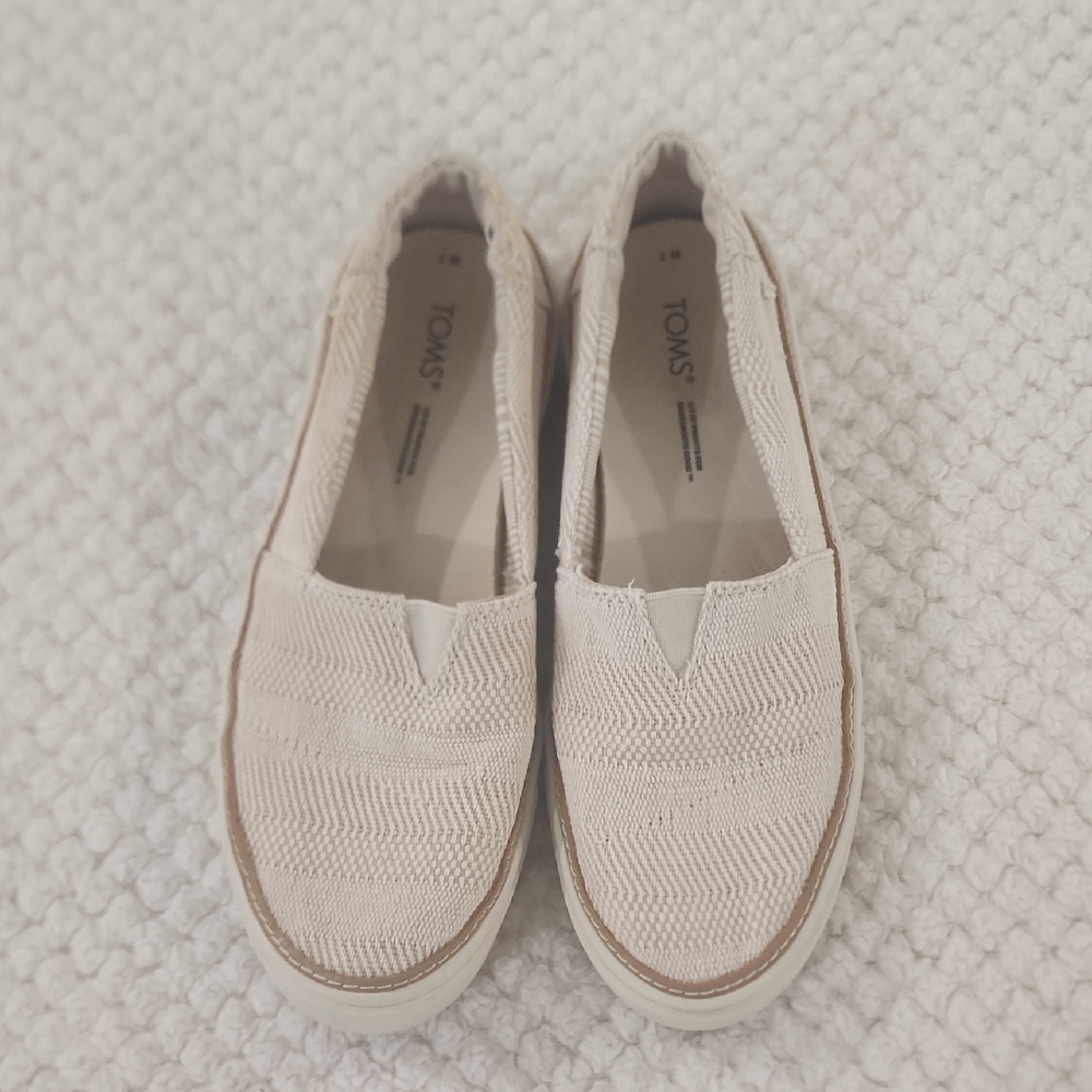 TOMS Women's Beige Textured Loafers